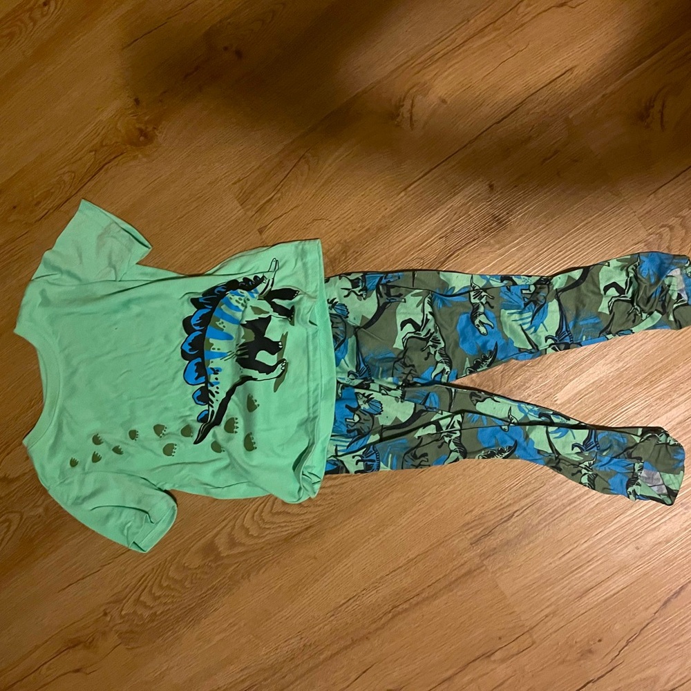 Blue and green dinosaur themed pjs, size 6